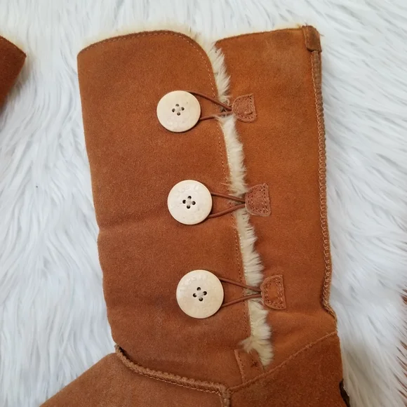 COPY - UGG Chestnut Boots Color Brown SIZE 9 . - Picture 10 of 17